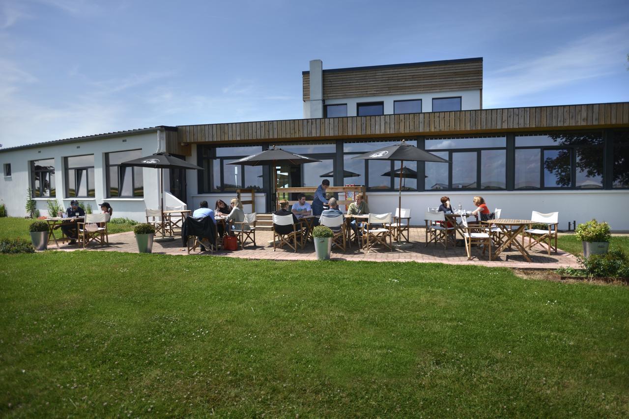 Logis Hotel & Restaurant De L'Aerodrome De La Baie De Somme Buigny-Saint-Maclou Bagian luar foto